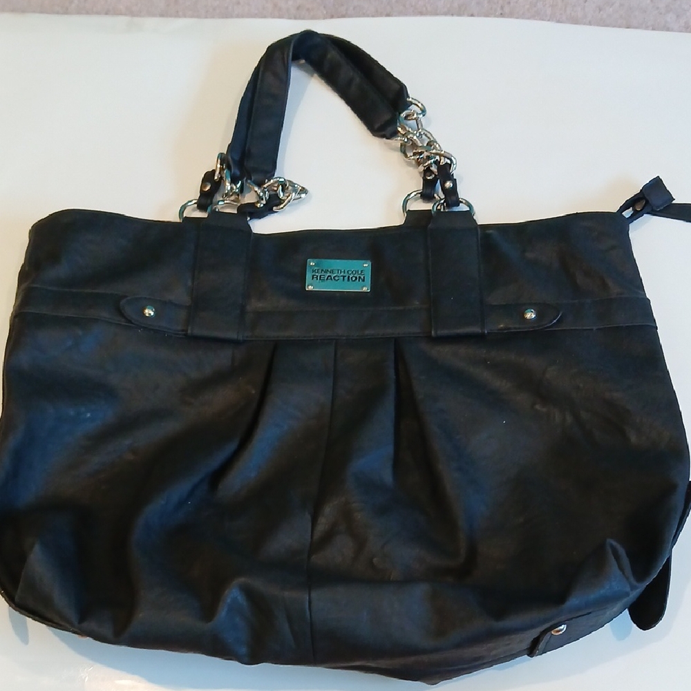 Kenneth Cole Reaction Black Tote Durable and Minimalist Look And Feel of Leather